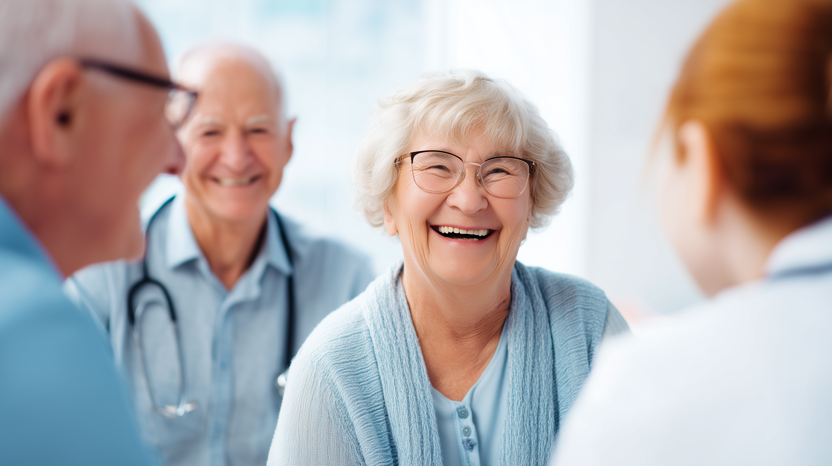 Janek cy full body shot of a senior people having fun and laugh 209a3977 101f 4604 a8b3 9e3ea7aebec9
